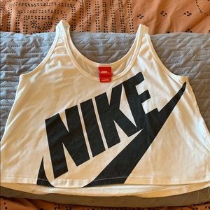 Nike Cropped Tank